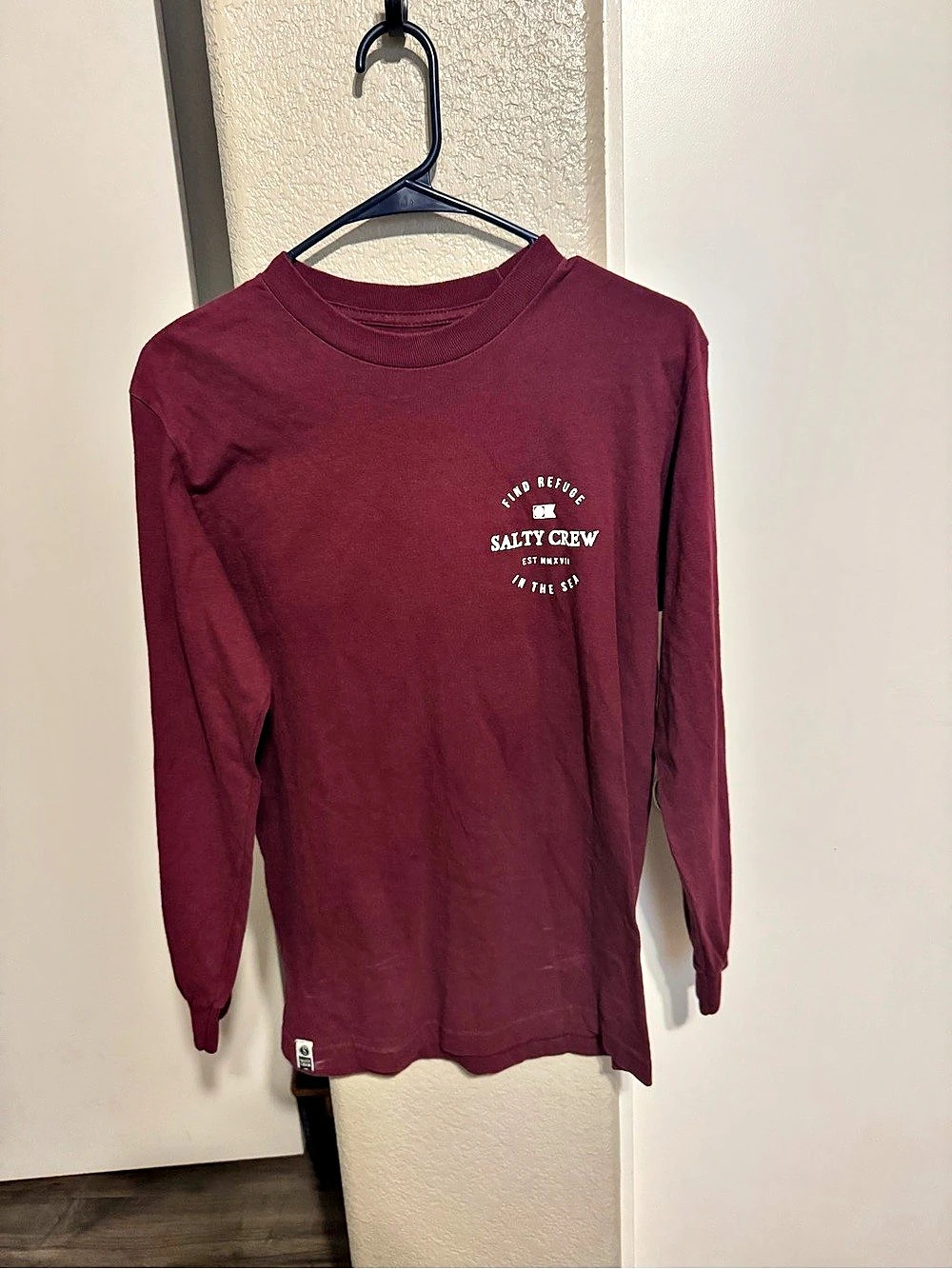Salty Crew Find Refuge L/Small Standard Tee Long Sleeve Burgundy Small